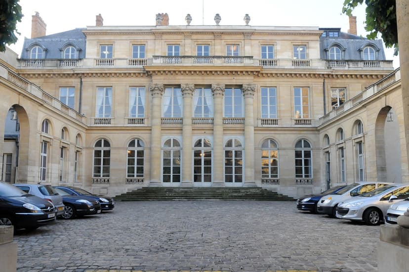 127 rue de Grenelle | Façade ministère du travail | Ministère du ...