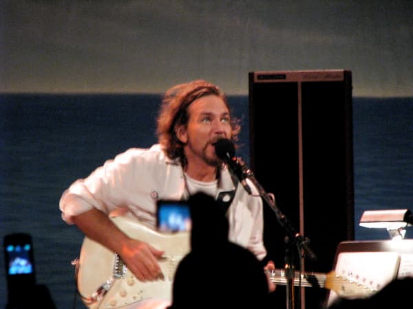 Eddie Vedder, NJPAC | Eddie Vedder solo performance at the N… | Flickr