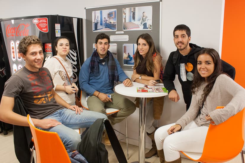 Españoles en Paisley | Una pequeña parte del grupo de amigo… | Flickr