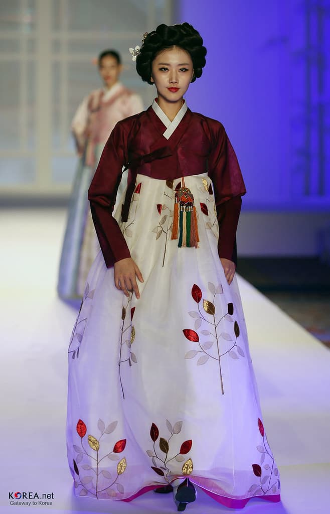 Korea_Hanbok-AoDai_FashionShow_44 | Hanbok-Ao Dai Fashion Sh… | Flickr