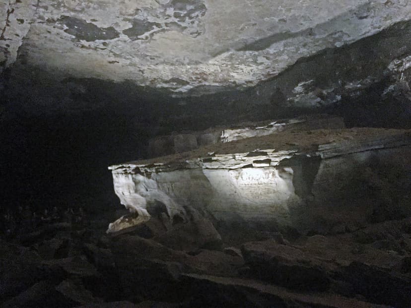 Breakdown (Giant's Coffin, Main Cave, Mammoth Cave, Kentuc… | Flickr