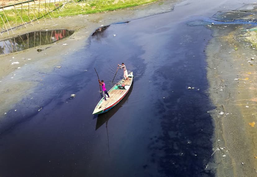 The drying up Turag river | Dhaka, Bangladesh | A large numb… | Flickr