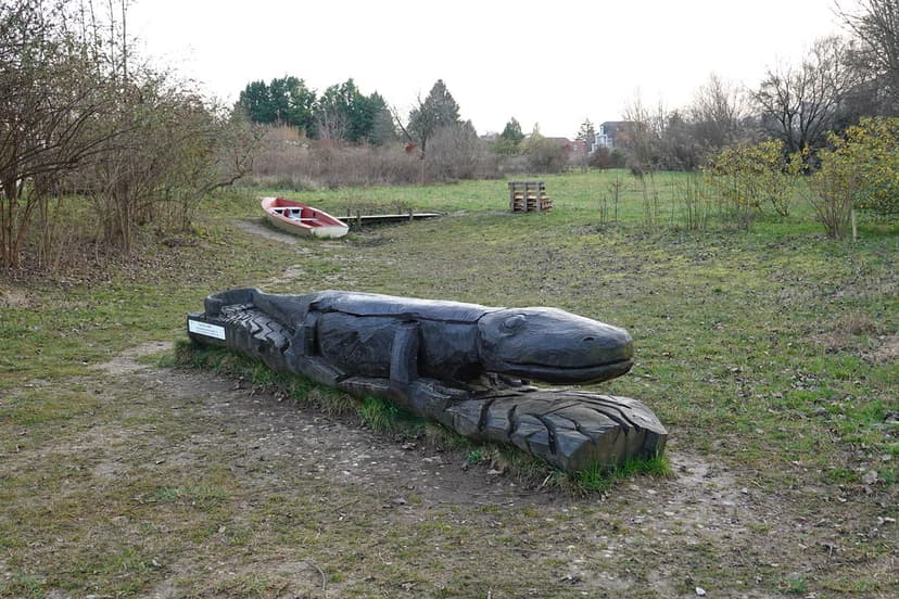Crocodile sculpture @ Jardin Vagabond @ Aix-les-Bains | Flickr