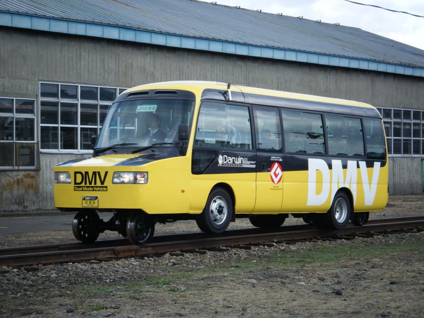 File:Dual Mode Vehicle.jpg - Wikimedia Commons