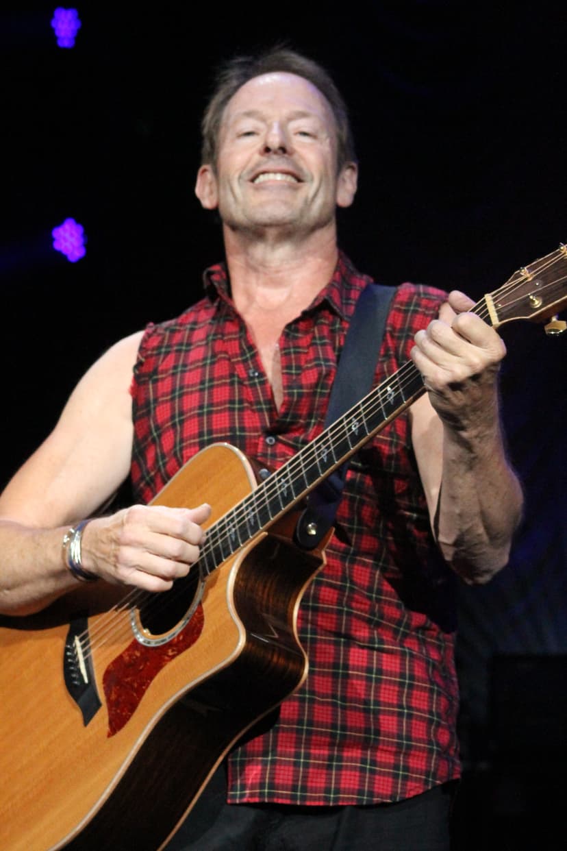 File:Simon Kirke Guitar Solo NYC.jpg - Wikimedia Commons
