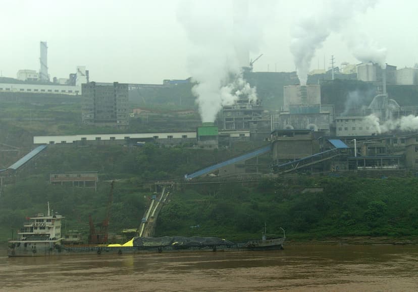 File:Factory in China at Yangtze River.JPG - Wikipedia