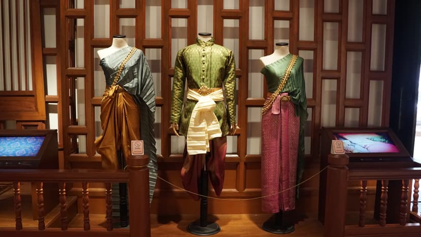 File:Siam traditional clothes.jpg - Wikipedia