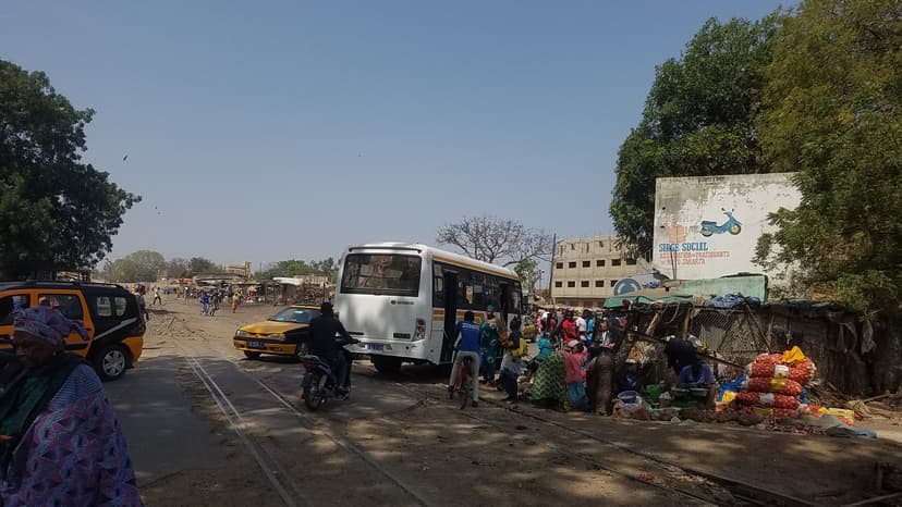 File:TRANSPORT SENEGAL THIES.jpg - Wikimedia Commons