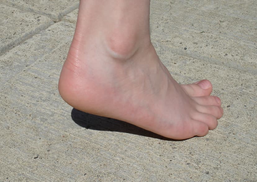 File:Girls heel.jpg - Wikipedia